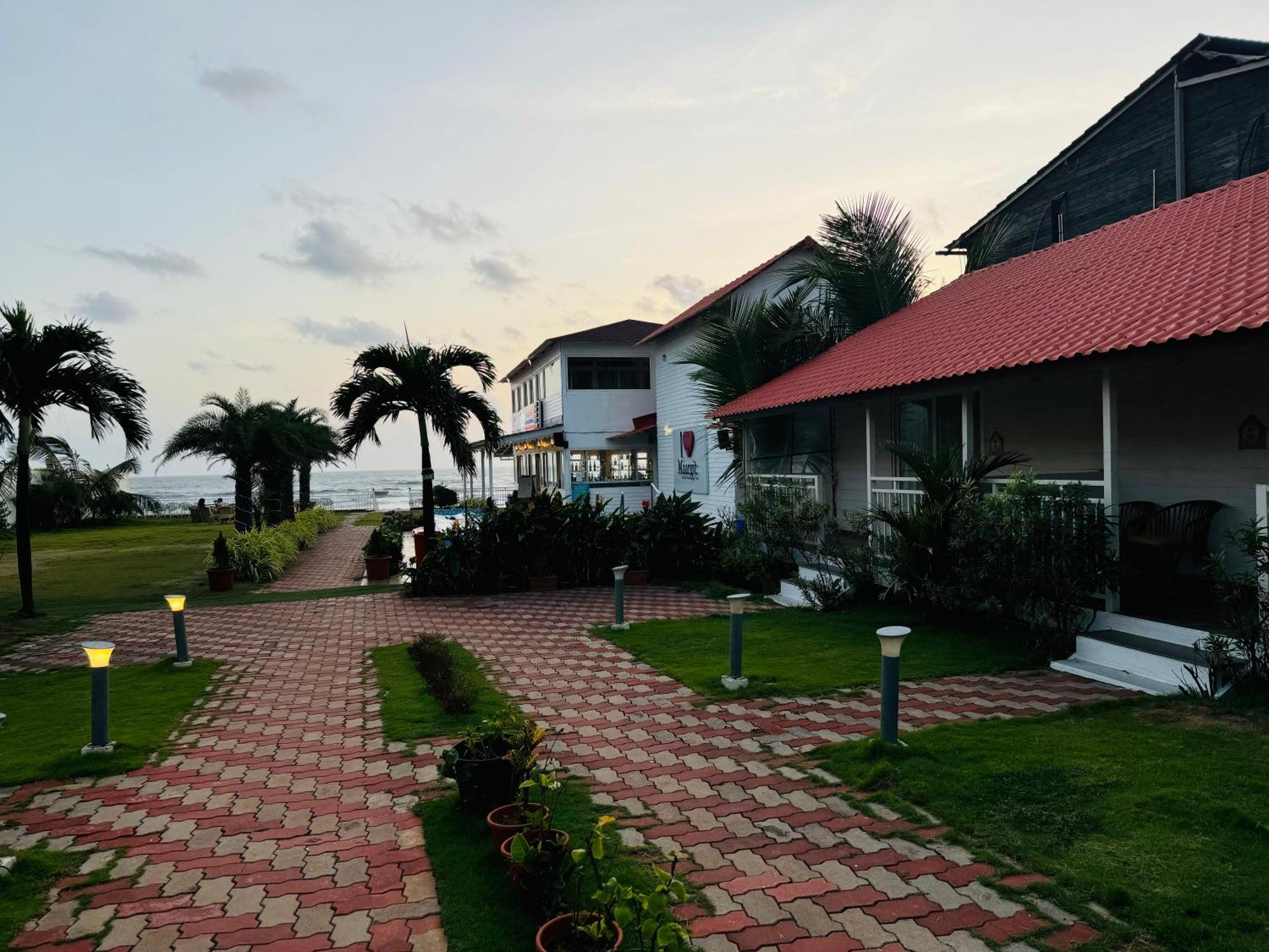 Maargit Beach Resort Mandrem Exterior photo