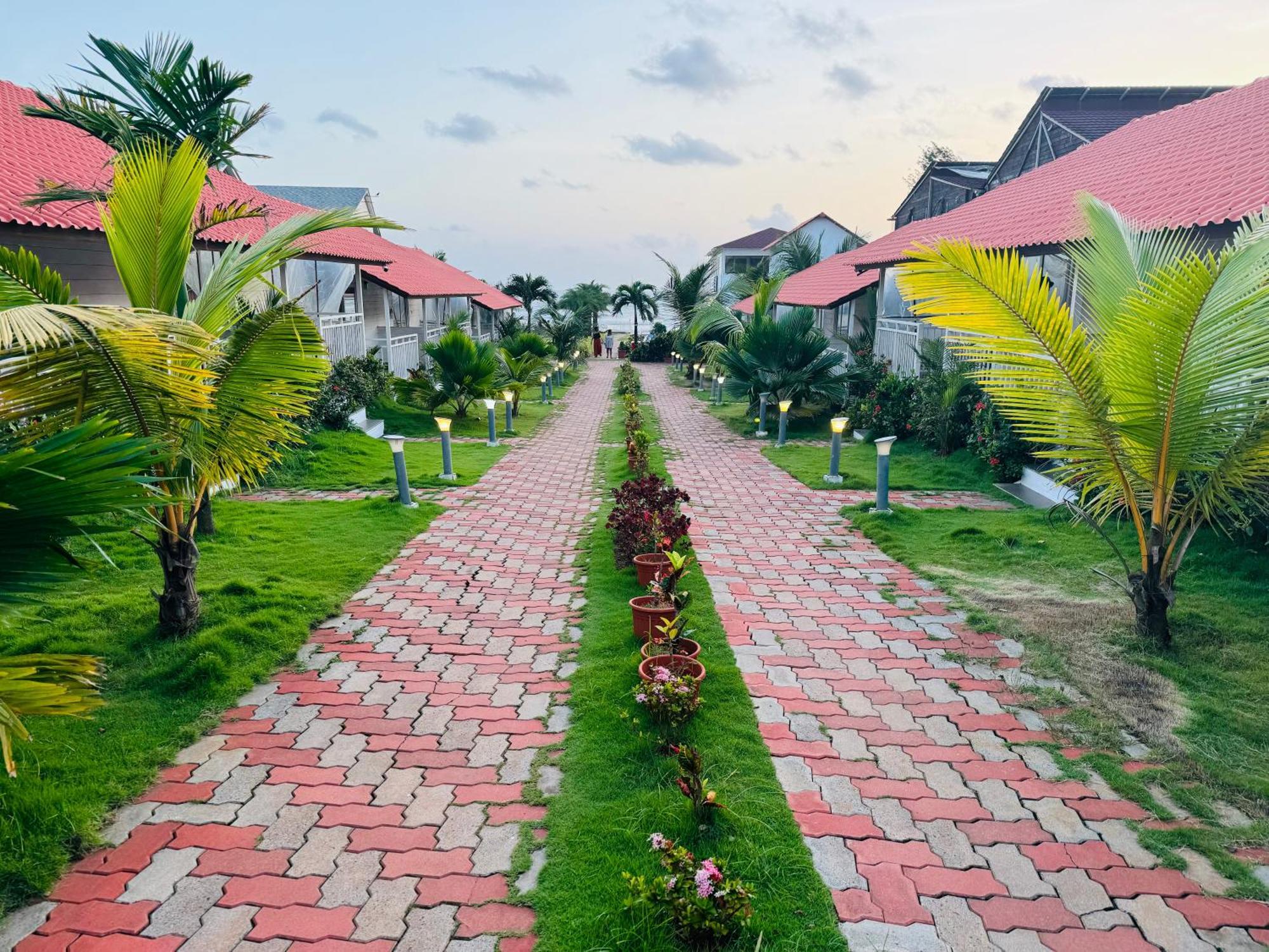 Maargit Beach Resort Mandrem Exterior photo