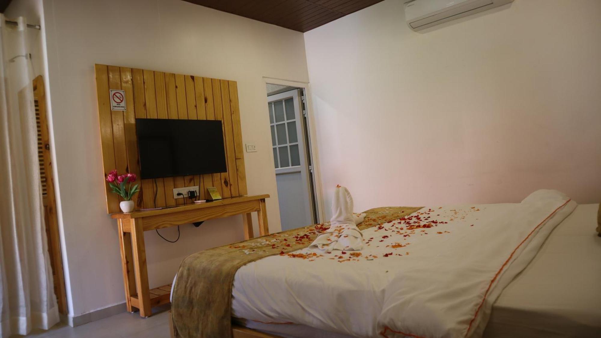 Maargit Beach Resort Mandrem Exterior photo