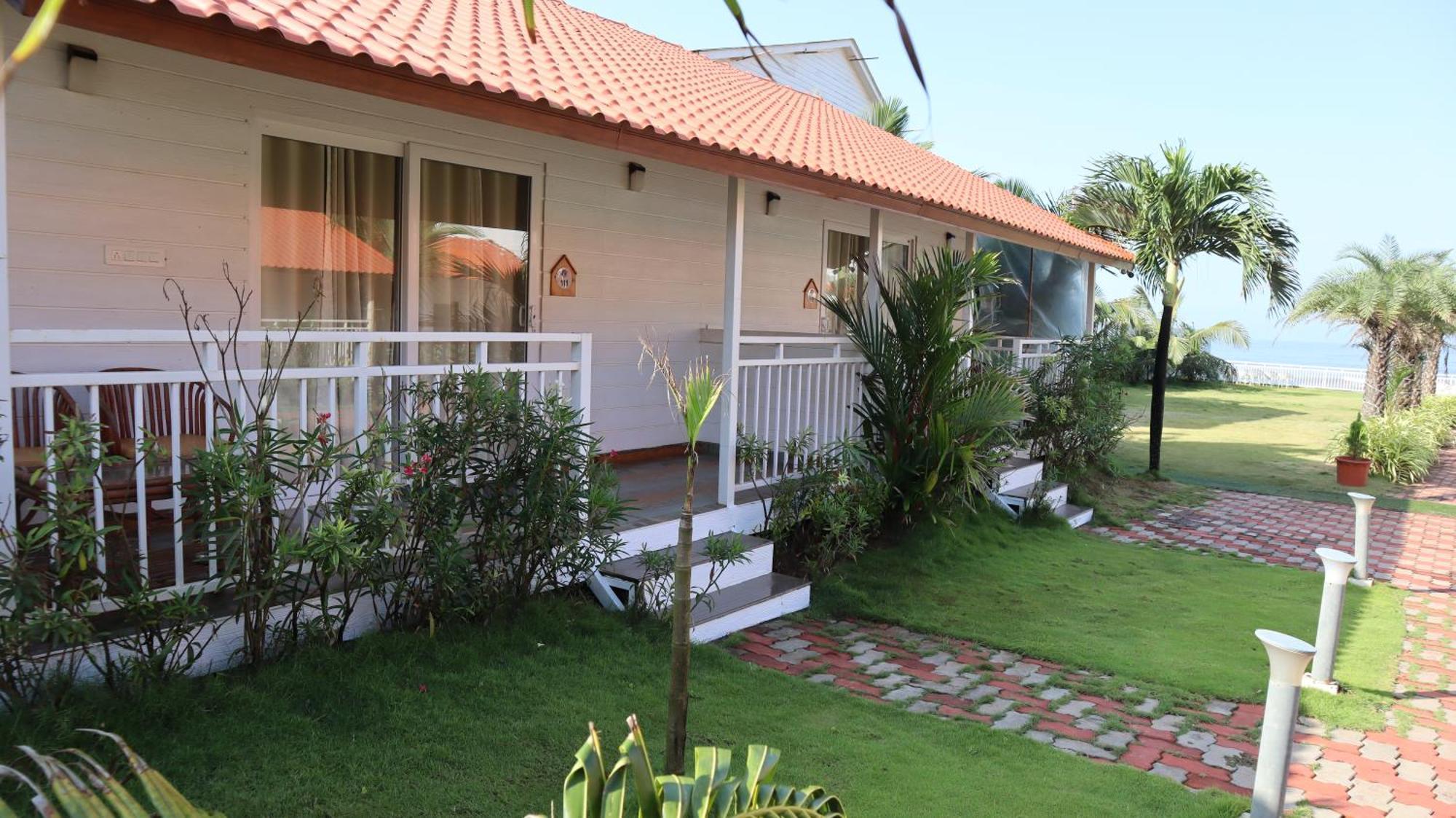 Maargit Beach Resort Mandrem Exterior photo