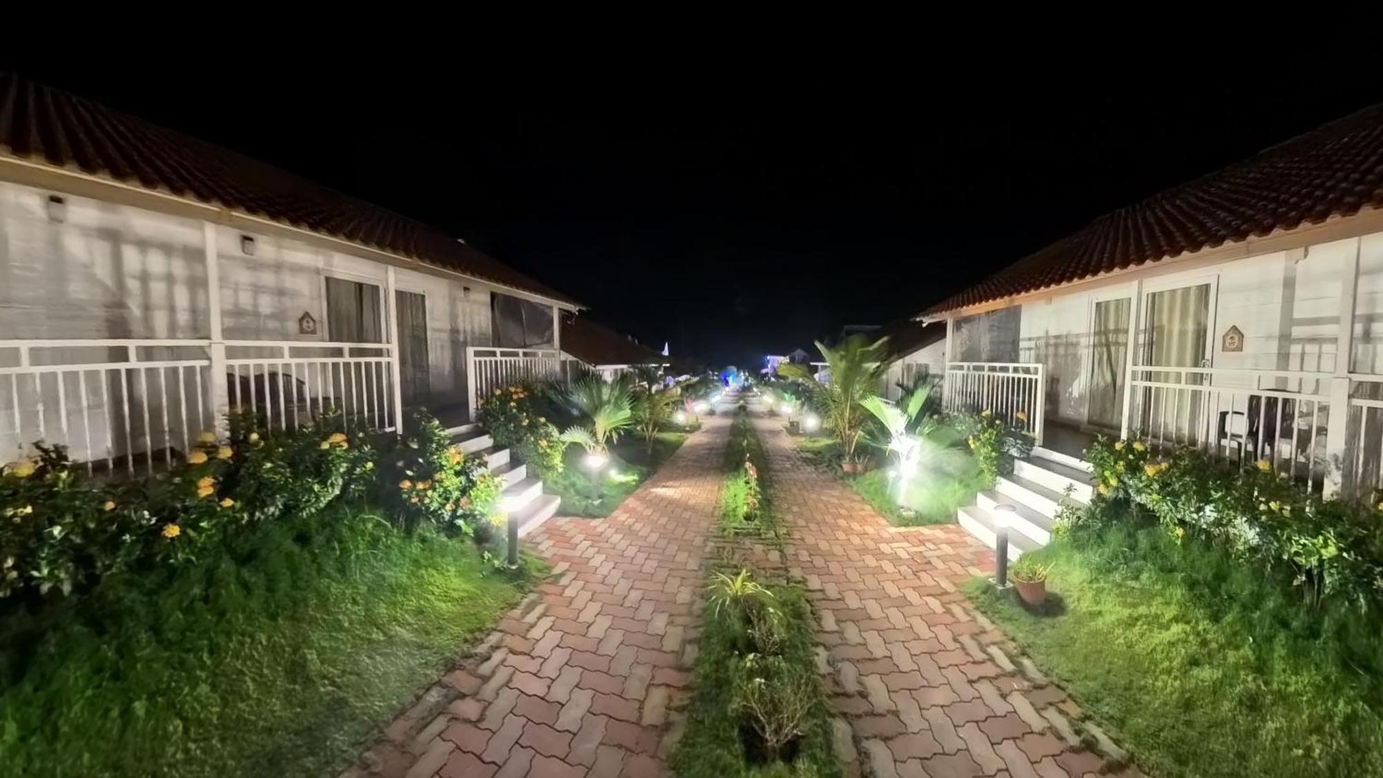 Maargit Beach Resort Mandrem Exterior photo